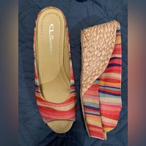 Adorable wedge sandles